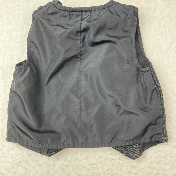 FAO Baby Vest 3M. 8-12lbs. Gray Grey Front Buttons Soft Velvet-Like Feel Hankie - Picture 2 of 4